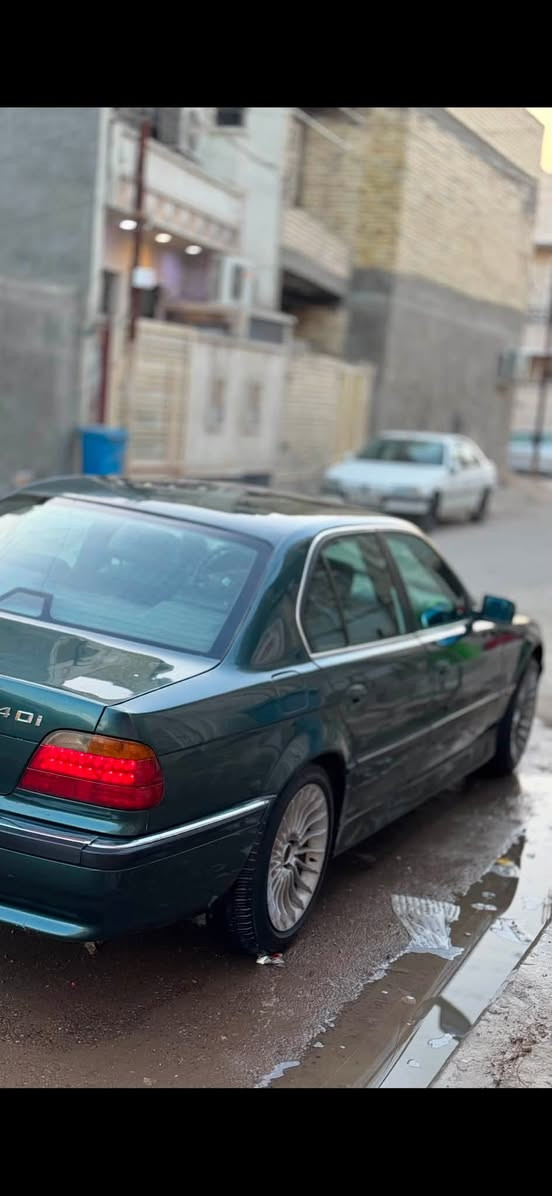 للبيع او للمراس 740i BMW E38 موديل 1996 محرك 8 سلندر 4000cc السياره جاهزه من جميع النواحي نقصهه فقط طوافه بانزين وabs تبريد شغال مكان السياره بغداد  سعر السيارة 80ورقه بيهه مجال بسيط هاتف ‭***********‬

