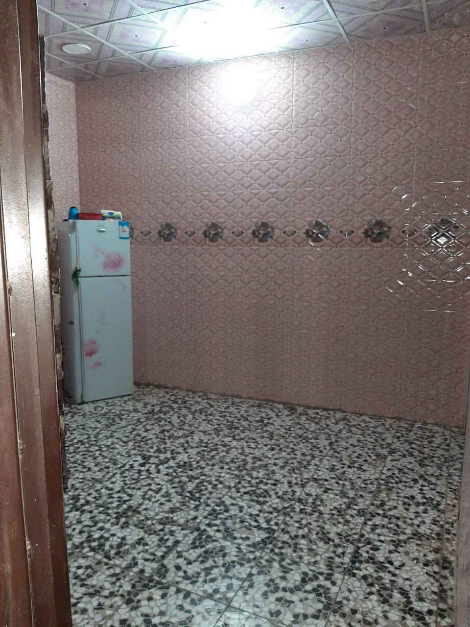 بيت للبيع طابو زراعي سند 25 مساحه 125متكون من غرفه نوم صاله وهول ومطبخ صحيات داخليه  واجهيه 13نزال 10 المراسله على ***********
