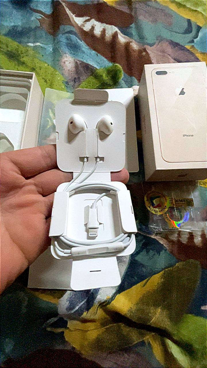 السلام عليكم شباب بنات
ايفون 8 بلس الذاكرة 64 ضمان ماستر حقيقي
المحتويات كارتونة الاصلية + سماعة اصلية  
تبديل بطارية فقط والباقي كلة بلادي
تفحص يلى تاخذ النضافة مالتة كلش عالية
 السعر 150 مكاني بغداد الرصافة
التواصل واتساب فقط ***********
