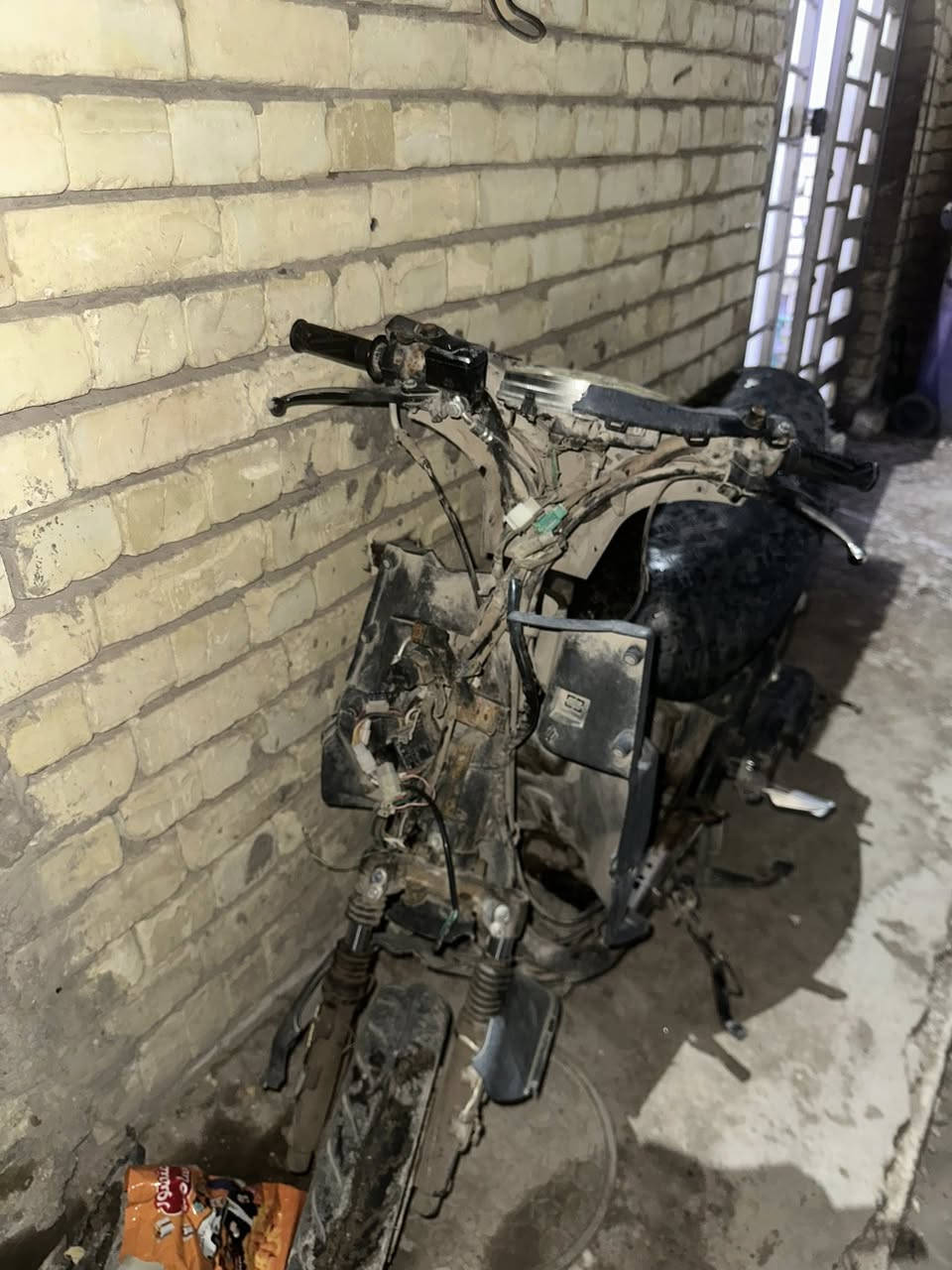 ماكس اف اس شغاله نقصها كفرات وسوادات وباتري كهربائياتها كامله جيب وشد مكينه حلوه لا نضوح ولا تبخير معدل شرط 120 مكينتها كلش حلوه 

مكاني المشتل شارع المطبك

سعر 150 وبيها مجال شي بسيط

***********
