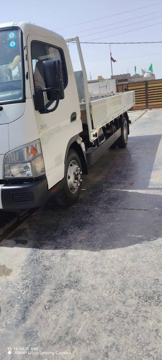 السلام عليكم للبيع مسيوبيشي كنتر موديل ٢٠٢٥طول البدي ٥متر السياره جاهزه للعمل على وضع الشركه رقم بغداد بسمي جديد المكان بغداد حي البتول  رقم تلفون  ***********
