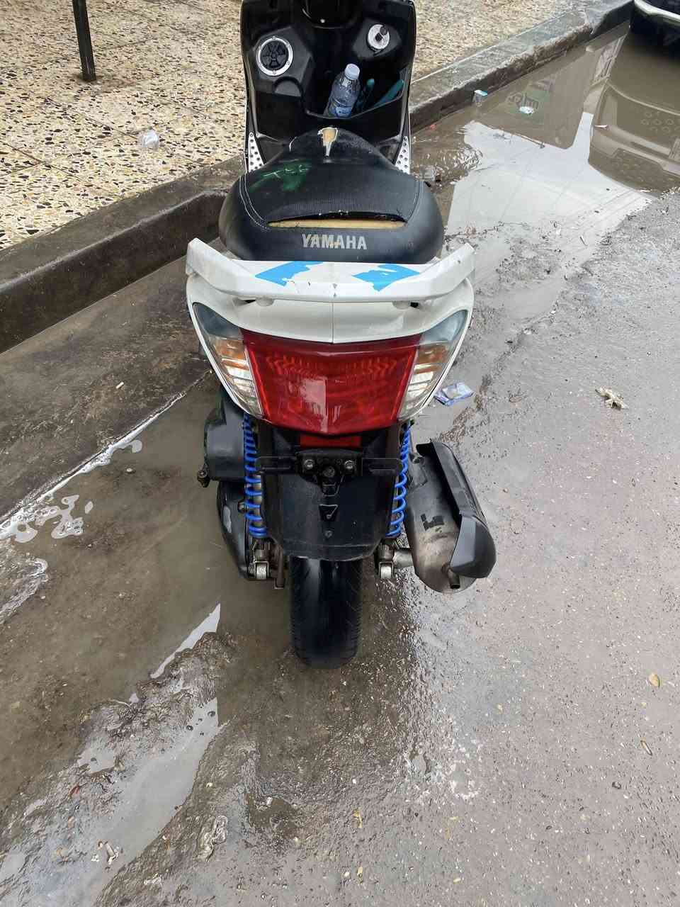 سلام عليكم درا.           للبيع سكنس نوزل صارله شهر من نزلت رمبه بيه حادث من مامي رايده 700 وبيع مجال وبيه مكاتبه و رقمي للاستفسار ***********
