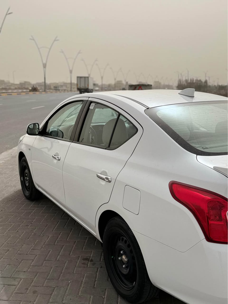 السلام عليكم
نيسان صني هندي ام البليته الزركه موديل 2024مدوشمه كشنات وارضيه السياره جديده ومكفوله من الصبغ ماعدا جاملغ امامي مبدل نفس الون مال تفصيخ  السعر121$
العنوان بصره حي المهندسين للاتصال *********** البصرة, العراق
