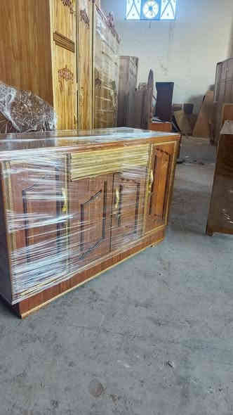 السلام عليكم عندي بوفيات طول متر ونص حطاطه كل ضرر مابيهن السعر 85وبيهن مجال الستفسار  ***********ابيع +اشتري +مراوس
