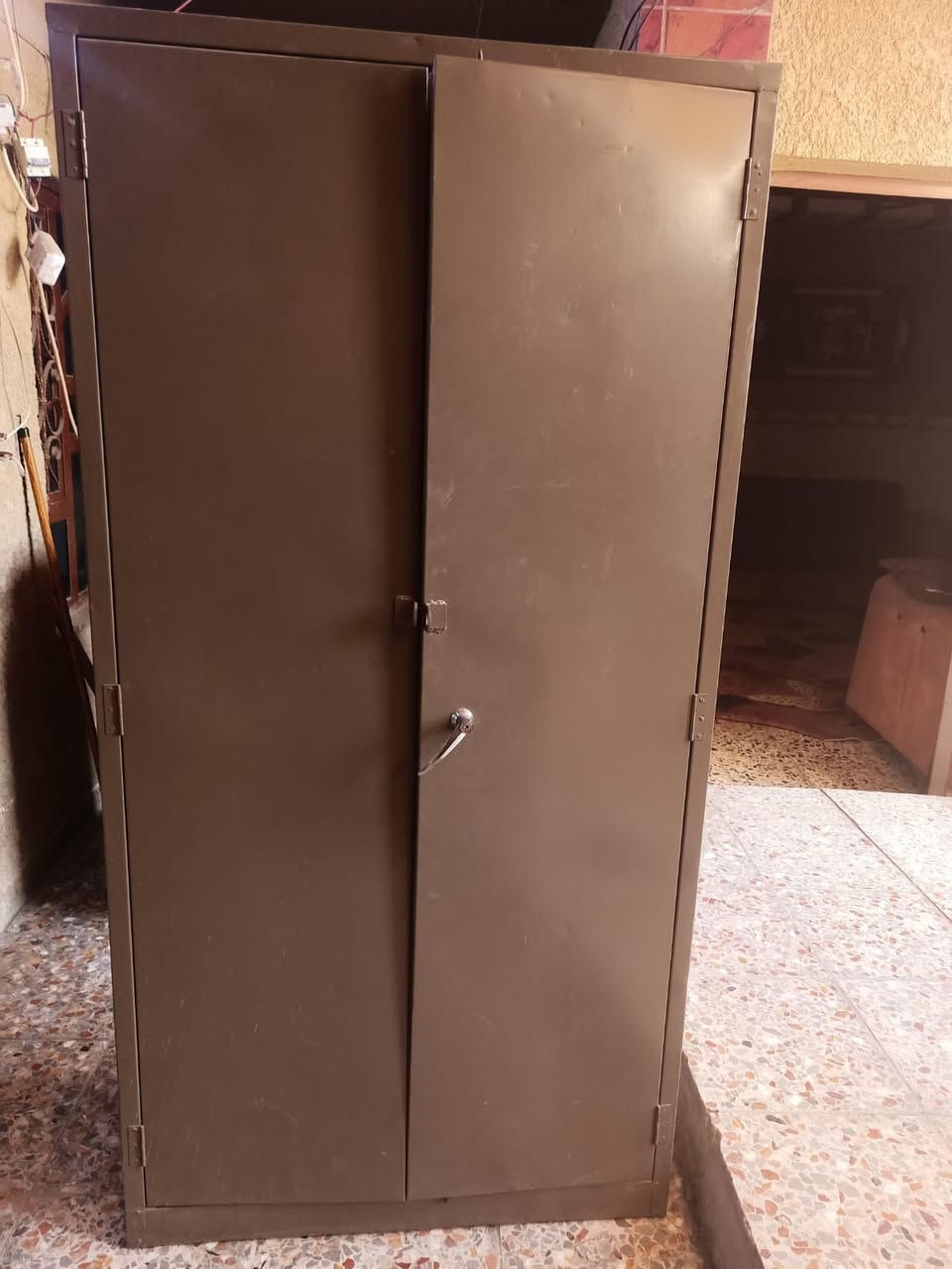 السلام عليكم لوكر للبيع 80 وبي مجال حي اور الشعب ***********
