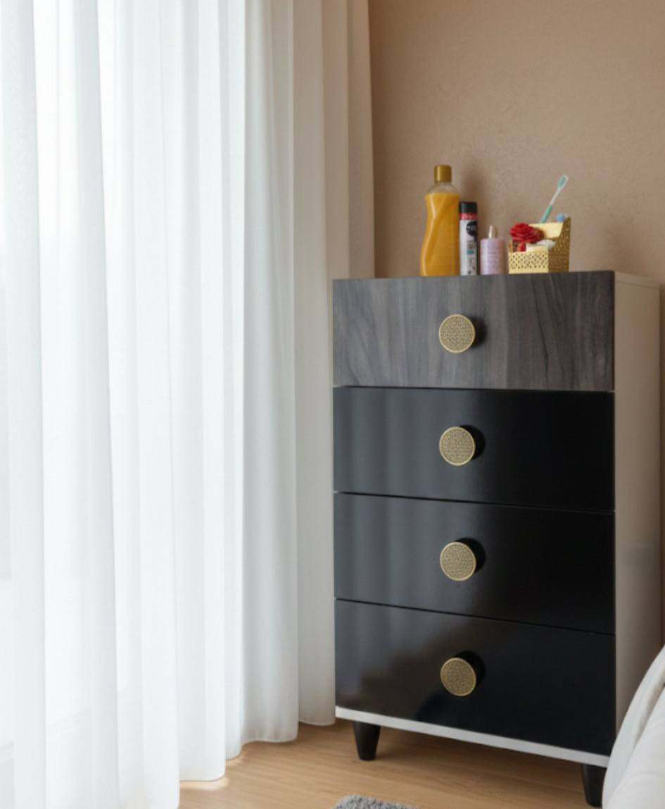 السلام عليكم غرفه تجنننن تركيه ٨ قطع مع مرايا طويله اضافيه ضامتها ضخمه ونازكه بنفس الوقت
شكد تنطي بيها اخذها وبلعافيه  لأن اريد انتقل مستعجله عليها 
العنوان بغداد مدينه الصدر 
***********
