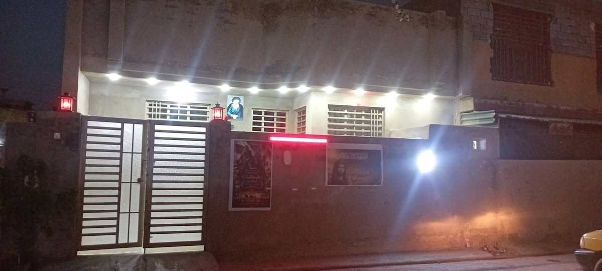 السلام عليكم بيت للبيع مساحه 100متر مربع مجاري كهرباء ماء تبليط زراعي سند 25 بغداد السياحي قرب شركه الزيوت الذهبي منطقه حي الأمير الاستفسار تصال على الرقم ***********
