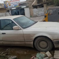 عندي سياره بيأم  مديل 1993 مكينه زينه كير عادي رقم نكليزي سعر 25 رقم 0...