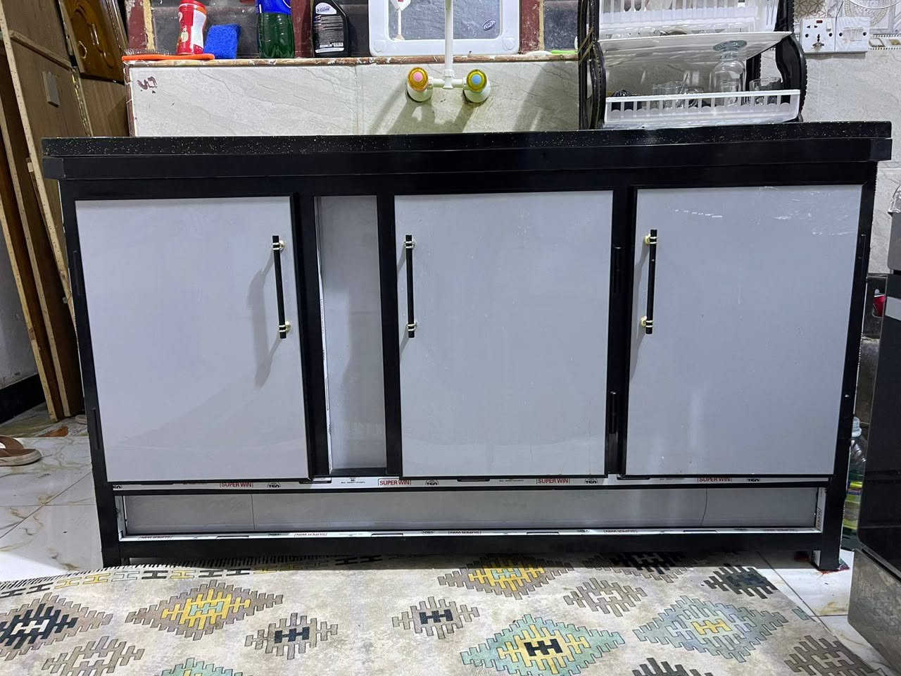 كاونتر للبيع جديد سعره ٥٠٠ وخمسين الاتصال ***********
