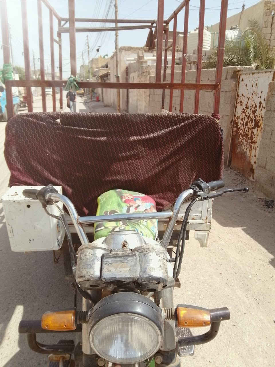 للبيع دايوان اوراق كاملة مكان بغداد حي انصر السعر 550شراي ينتصل فقط  ***********
