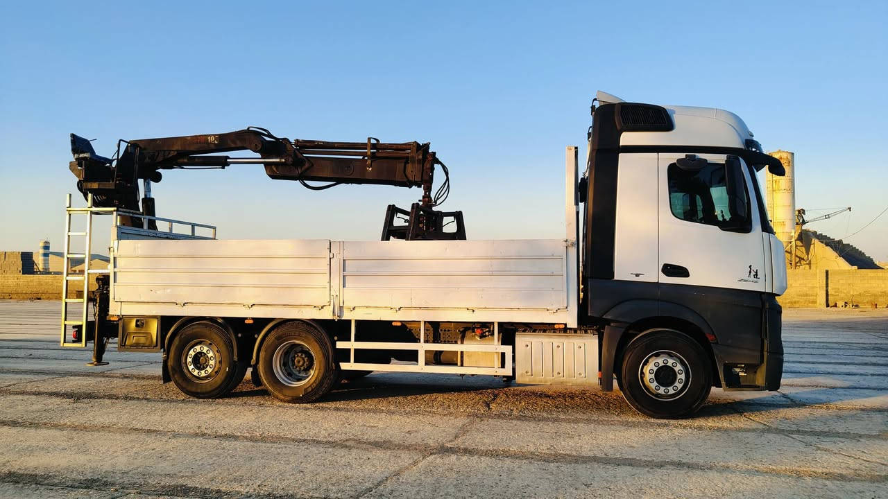 بۆفرۆشتن للبیع
نوع:اکتروز وحش
مودیل: 2015

 حجم: 2542/کةوەر عالی

لون: ابیض

مواصفات: تبريد سلاجه سبليت سوبا ادبلو دبل منامي

گیر ئو تو ماتيك
نوع:کرین hiab 195 3سلایت لیڤر حەفارە 
رەقم موبایل:***********/***********
