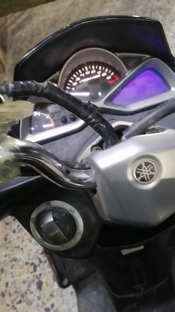 سلا عليكم دراجة ماجستة اس فول نضافة مكفولة من كلشي مامفتوخ برقي بيهة جيب فيتر وفحص محرك خير من الله دراجة نضافة فول دراجة مرقمة وكاملة تحويل ثاني الرقم تصل ودلل ***********
