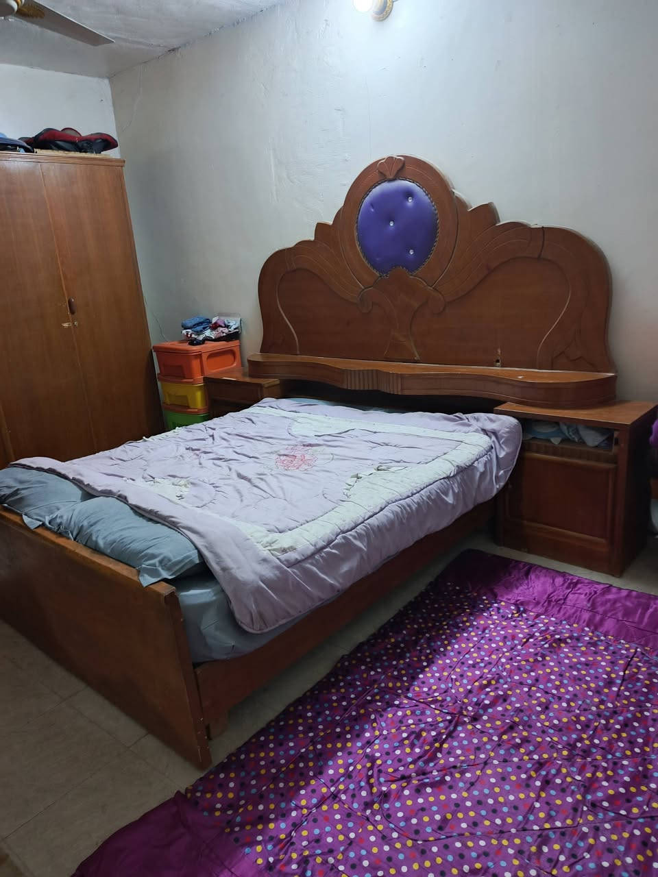 السلام عليكم  غرفه البيع السعر 350وبيه مجال *********** مكلف بل نشر
