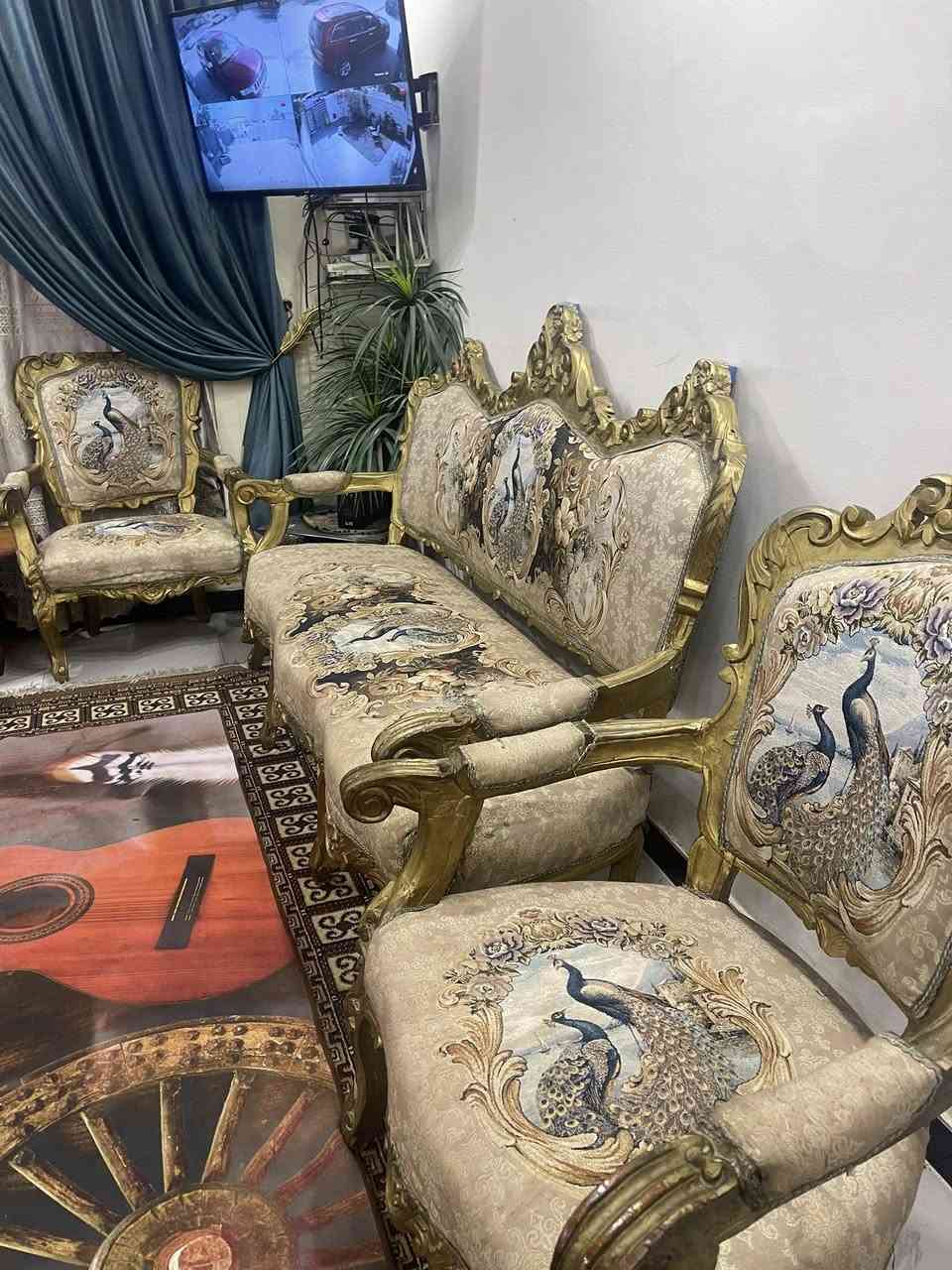 تخم للبيع يتكون من 6 قطع النضافه 100‎%‎ السعر 350 مكان بغداد العامريه  للاستفسار ***********
