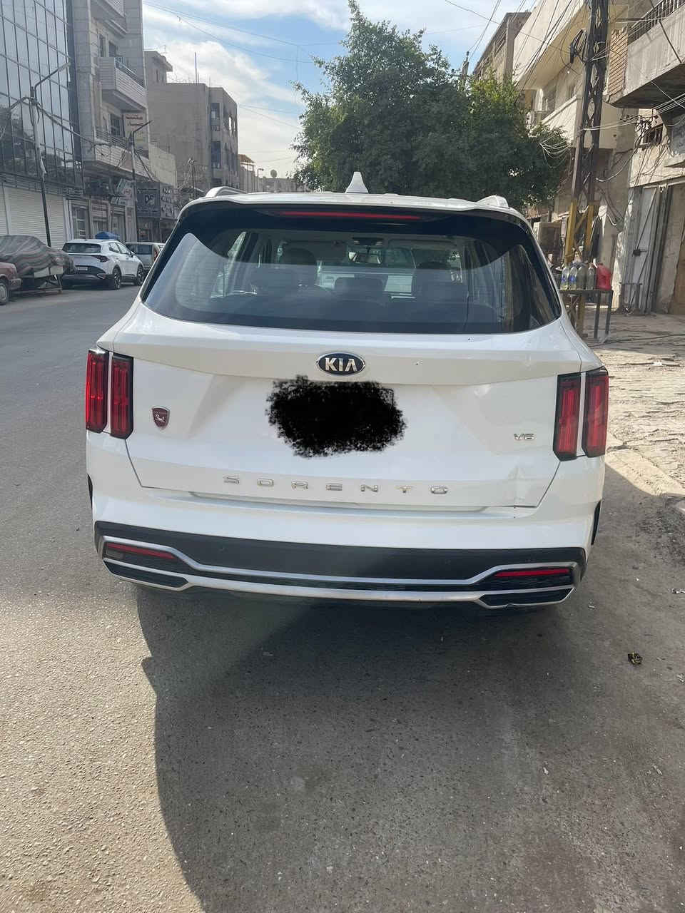 موديل ٢١
محرك ٦ سلندر 
٧ راكب 
تشغيل عن بعد 
ماشيه ٨٥ الف بيها صبغ جزء باب السايق فقط وباب الخلف السائق مفتوح بدون صبغ
السياره رقم بغداد جديد بأسمي 
المكان الكرادة 
السعر ٢٦٢٠٠$
رقم ***********
