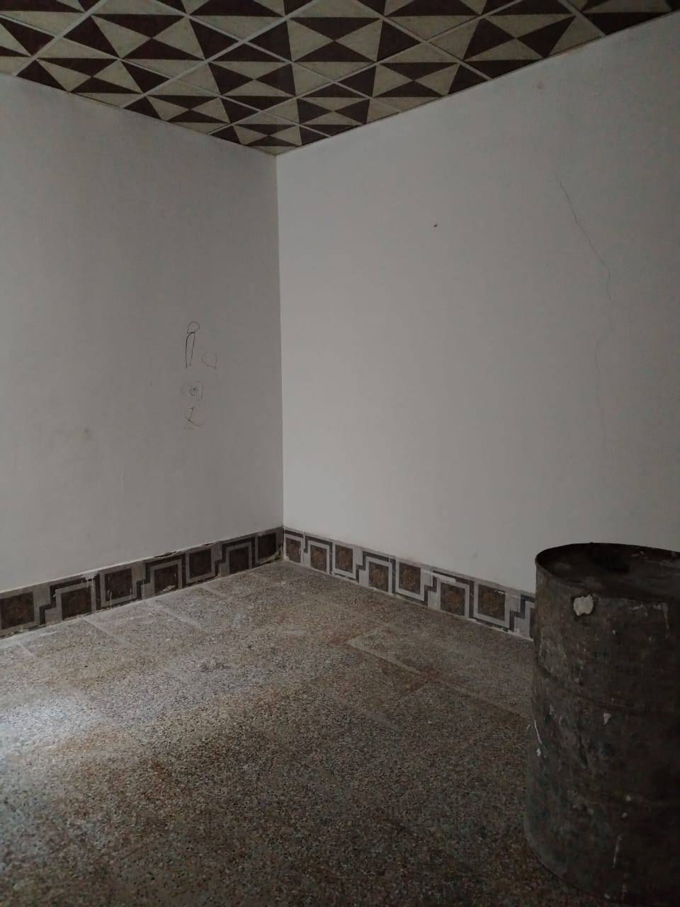 100 متر للايجار شارع المجمعات مول بغداد بالسعر 10 مليون ***********
