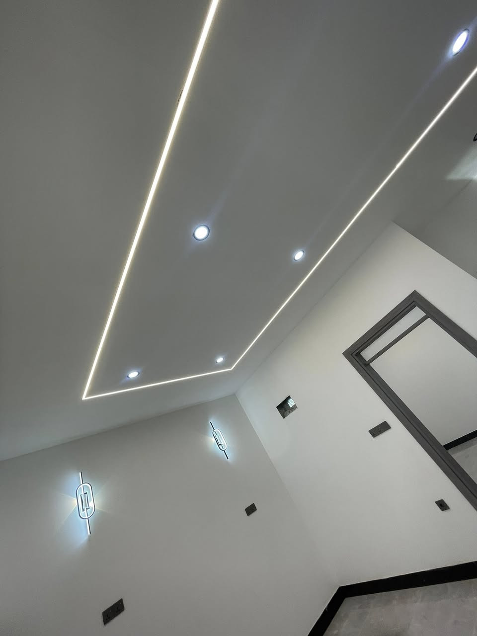 بيت لللبيع  في حي السكر الاولى105م يم الركن الواجهه 7.5م  قريب عن المستشفى الخنساء  باب للاستفسار الاتصال على الارقام التاليه او مراجعة مكتب دور الموصل للعقارات العامة مقابل باب كلية طب الاسنان جامعة الموصل جامعة الموصل الباب الرئيسي  بيت تصميم تركي البيت درجة اولى فول موصفات ***********—***********—
