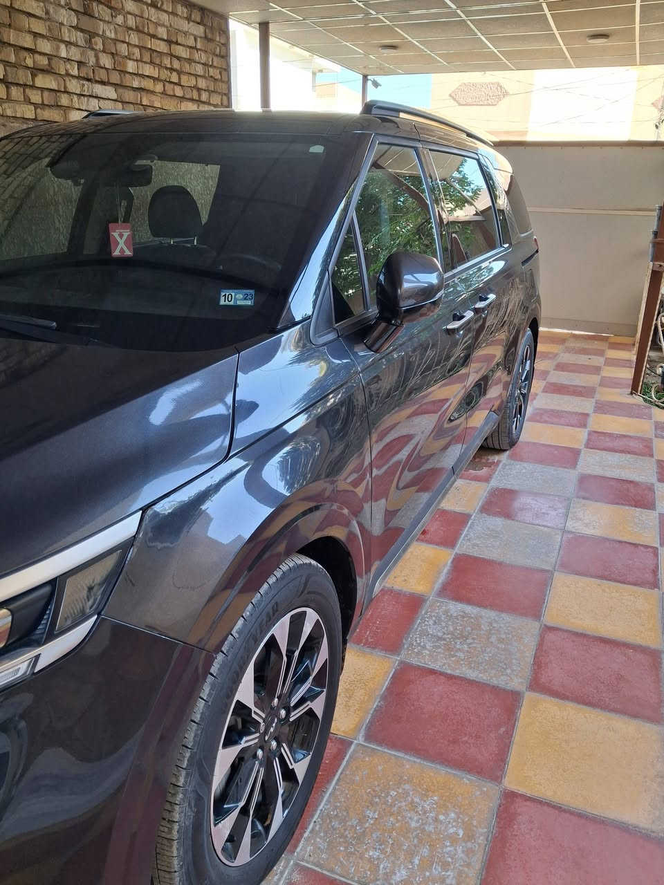 السلام عليكم
كيا كرنفال 23 فئة SX PRESTIGE 
السعر المطلوب 305 ورقة 

لون فيلي ميتاليك وارد امريكي بدون ايرباك بدون دواخل حيث تم تبديل البنيد وتعديل قبغ الجنطة

رقم بغداد الجديد بأسمي تحويل ثاني يوم 

المواصفات: بصمة / بصمة ابواب / تشغيل عن بعد

دبل فتحة / كشنات جلد / كشنات تدفئة وتبريد الأمامية والخلفية

رادار امامي / رادار جانبي / رادار خلفي / حساس امامي 

حساس خلفي / أربعة كاميرات محيطية 360 درجة 

ستيرن تدفئة / تبريد 3 قطع مركزي / 6 سلندر 3500 

ماشية 35 الف ميل / شاشة كبيرة متصلة / شاشة ديجتال

اشاير بالمري الجانبية /  تحديد مسار

قيادة الية / كشنات دبل كهرباء جلد/ بيبان كهرباء شفط 

خزن ميموري كشن السائق / مري قلاب / مري شفط

شحن وايرليس / اوتو هولد / هندبريك بصمة 

مود درايف /مصابيح الأمامية  LED / خلفي LED / بلوجكتر LED

7 راكب / كشنات قلابة / فول تحكم ستيرن 

كاميرا داخلية /  جنطة كهرباء 

بلوتوث / ABS / USB /  آبل كار بلي أوتو  

للإستفسار الاتصال على الرقم *********** أبو تبارك
