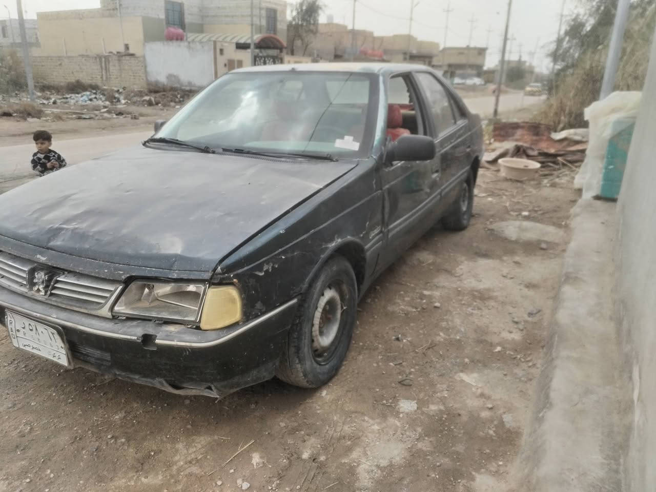 السلام عليكم ورحمة البيع بيجو فرنسي ٤٠٥ مكينه وكير جديدات حداديه جديده كهربايات شغاله تخم تاير جديد باتري جديد سياره ما بيه نقص جاهزه مكفول من الضربه والخياس عل بلاد السعر ١٤ورقه مكان السياره الدوانيه ***********
