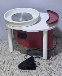 عجلة فخار • بدواسة ضبط السرعة • تدور باتجاهين