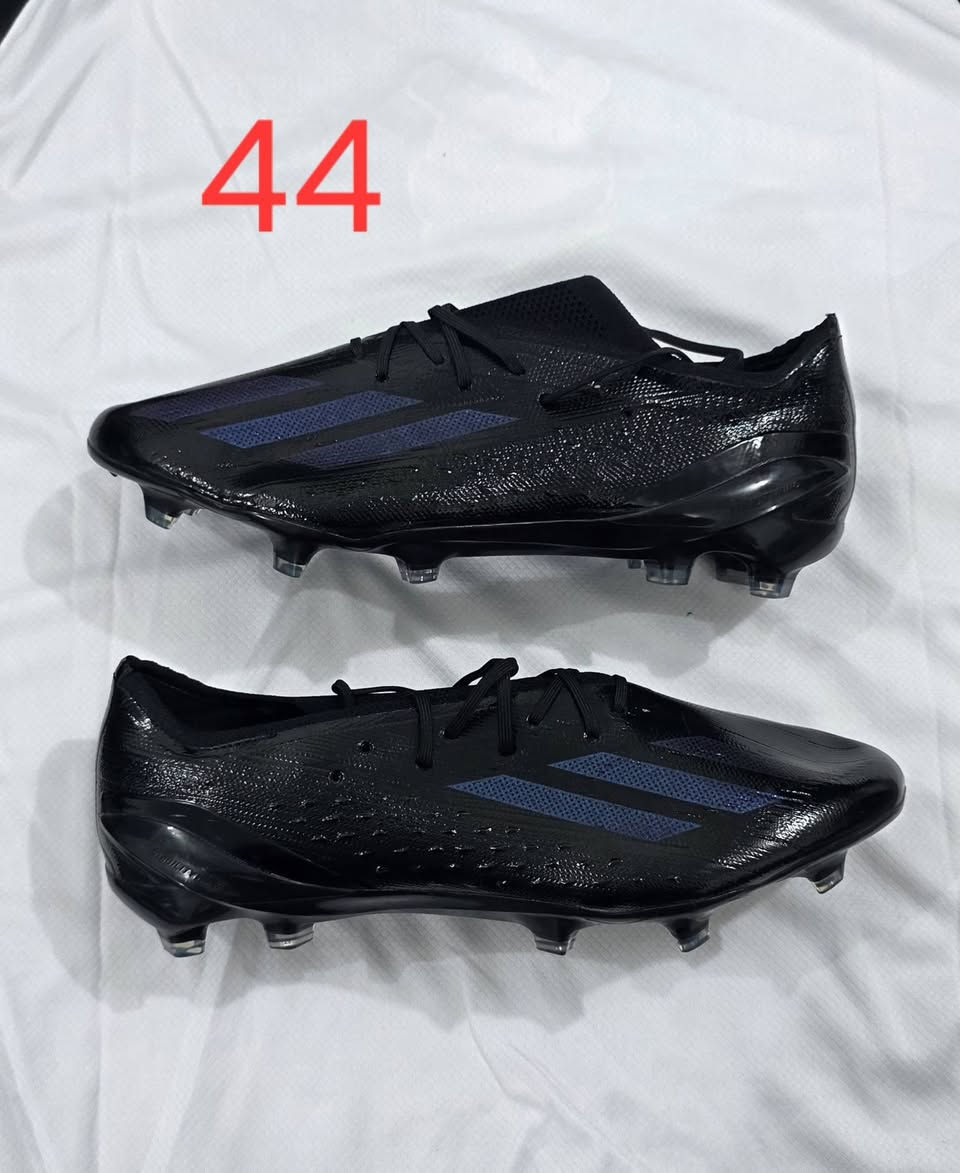 السلام عليكم
احذيه استد ومحبب نايك فيتنامي اصلي 

جميع الالوان والقياسات 

يوجد خدمه توصيل لجميع المحافظات

***********
