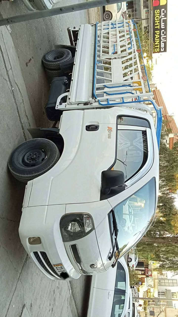 کیای 2700مۆدێل 2015نمونە یە لەجوانیا نیوەی دەرگاوڕعوبەکه ی هه ندێ بۆیاخی هه یە سۆنەرم داناوە گێڕو مەکینەو عەکسل وشانسی بە شەرت مەکینەی کەمی بوخاری هه یە تەبریدی ساردوگەرمی ئیش دەکات شەش تایەی تازەیە سەنەوی تا مانگی6 ی 2027تازەیە چرکەی تیانییە ژ.م....***********
تێبینی:تەنهاچەمچەی لەگەڵ نییە. السليمانية, العراق
