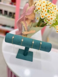 اكسسوارات متنوعة • قلائد ومحابس • ساعات ومداليات