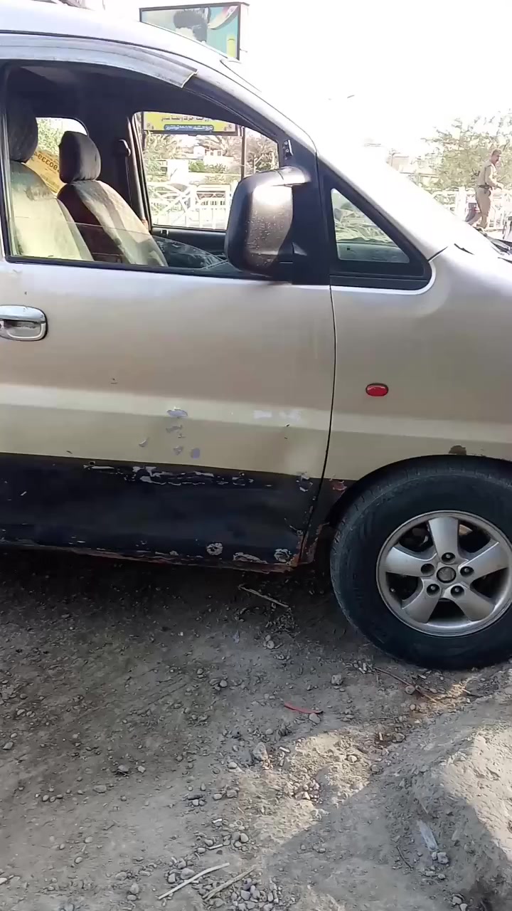 سلام عليكم موديل 2000.مصفره من كل شي هيه وغرامات تخم تايرات جديد مكينه وكير جديدات سعر 40 مكاني ناصريه قضاة جبايش ***********
