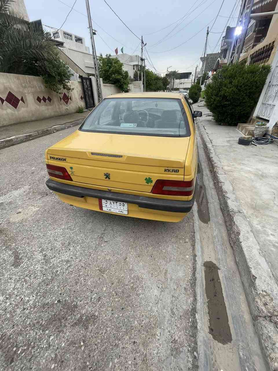 السلام عليكم بيجو لميس 2016سياره حلوه وجاهزه كير مكينه خير من الله بيه خيط تبخير لا خياس ولا شي داخله حلوه شوفت عينك سياره تخم تاير مداور ثاني يوم العسر 45 وبيه مجال حك الجيه   مكاني ديالى بعقوبه ***********
