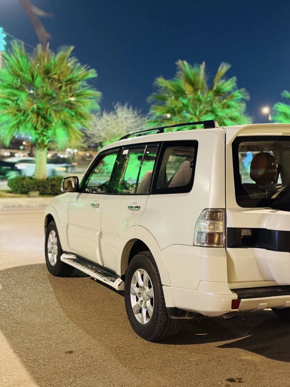 السلام عليكم 
باجيرو خليجي 15
بيع + مراوس 
مكفولة فقط دحجه بالجاملغ الامامي
فول مواصفات 
فتحه 
شاشه كبيره 
كامره خلفيه 
تحكم ستيرن 
تبريد ❄️+ تدفئه
تخم تأير 
حداديه ✅ 
كشنات جلد+ كهربائي
محرك + كير مكفول 
فور ويل 
حساس خلفي 
مكان كربلاء حي المعلمين
ا 
رقم للاستفسار

0771 764 2565
