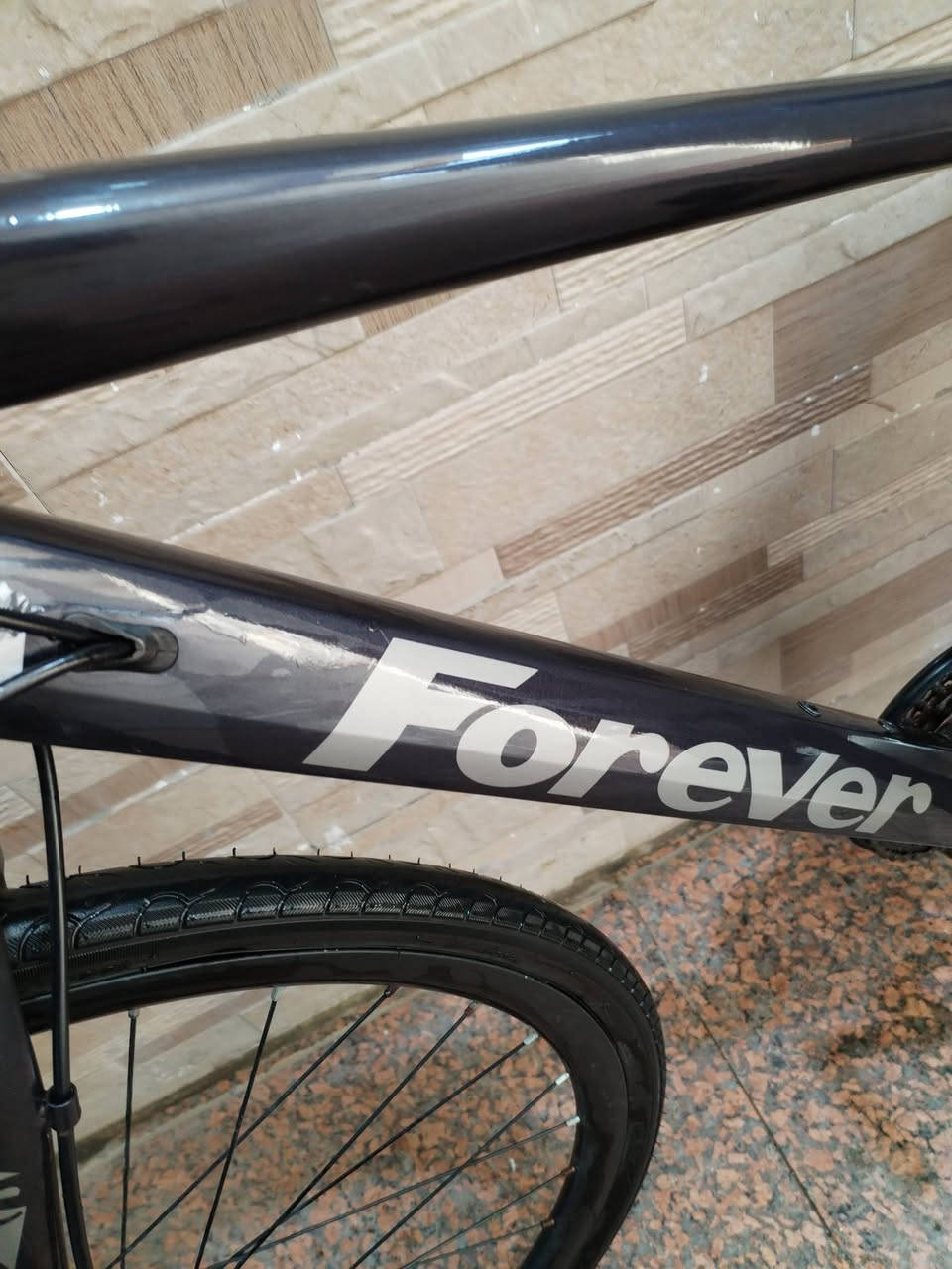 السلام عليكم اخوان توفرت دراجة  رود هجين c700 نظيفة جدا دسكات السعر 175 الف مكاني البصرة المنيوم بالكامل توصيل موجود وتدللون . ***********
