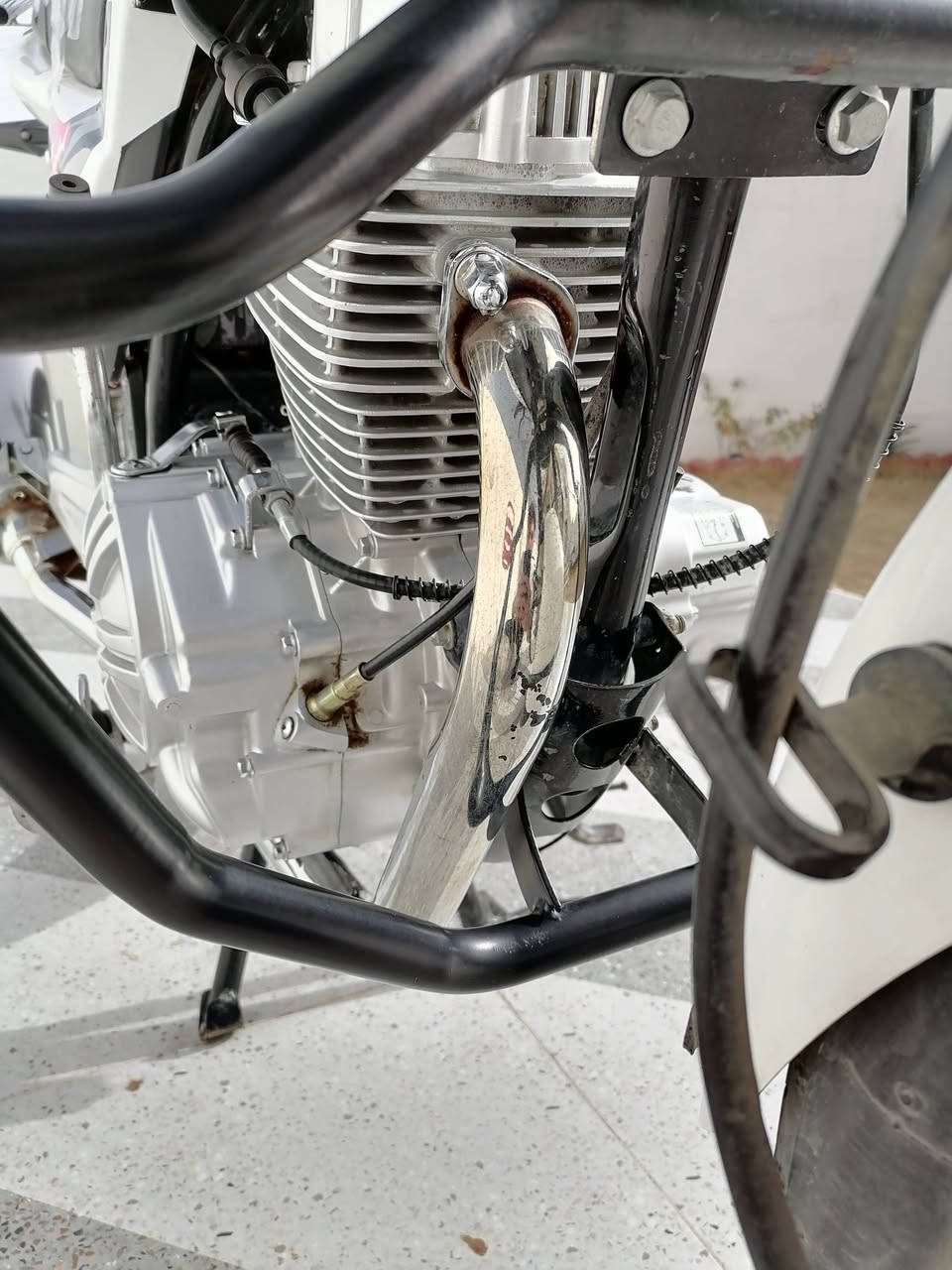 هيوشه للبيع موديل 22نضافه كدامك واضحه كمرك كامل فقط كشن دوشمه وصفاحيه يمين تختلف لونه
سعر مليون و50بي مجال للشراي المكان رمادي زنكوره محرك نضافه فول


**إذا كنت صاحب هذا الإعلان وتريد حذفه لأي سبب، رجاءا أرسل رسالة إلى الدعم الفني**