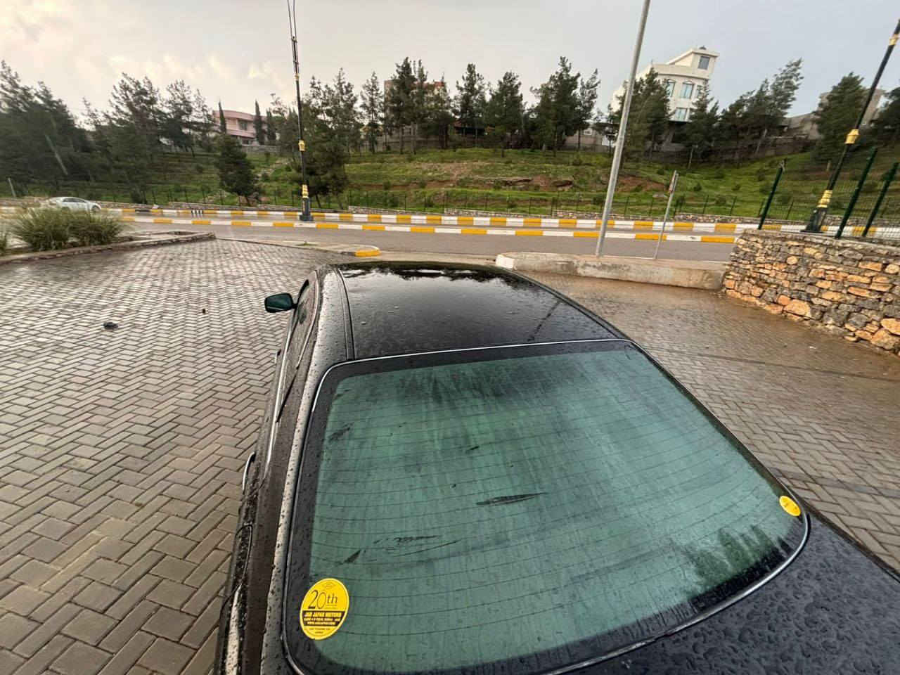 بەناوی خوای گەورە.
توێتا کراون شاهینە مووس  ٢٠٠٦  بەسمە ڕەساسی   شانسی ١٨٠ گێڕ گەورە مەکینە بچوک. ئاڵتونی بازاڕ  ٢٠٤ کم حقیقی ڕۆشتوە گێڕ و مەکینە بە شەرتی ١٠٠ فیتەر تەقەو ڕەقەی بەشەرتی ترایی  کارەبایی هەمو گیانی بە شەرت شاشە و کامێرەیە ١ کوشن کارەبایە   سێ دوگمەیە پەردیە  ڕۆیاڵە کراوە بە سپۆڕت ویل دینگەیە شاشە و لەمسی شاشە مەزبوت بەشەرت  ئاوێنە شەفتە لایت ناوچەی کوێر  بەسمە حوڕ کراوە کونی گەرمی گیراوە جامی پێش و پشتی هەڵگیراوە  دەرو ناوی لۆک نمونەیە لە جوانی و پاکی فۆڕمیکا کانی نەشکاوە لۆکە  سەقف و حیزام و کەڤەر و دەعم و شانسی بەشەرت تەبرید سارد وگەرم لەسەر سویچ  ڕۆنی مەکینە و هایدرۆلیکی  گێڕ تازە گۆڕدراوە  کامل مەسروف کراوە ماڵی دۆستە بە مانای کەلیمە پێویست بە وەسف ناکا  تەنها فرۆشتنە قیست و قەرز و گۆڕینەوەم نیە 

شوێن:هەڵەبجەی شەهید 
ژمارەی ڤایبەرو وەتسئەپ:***********
