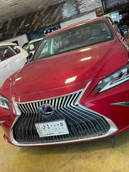 لكزز لاكجري
موديل 2021
اللون احمر
بانوراما
كشنات جلد
كراسي كهرباء
تحكمات
بيها 3 قطع تبديل جاملغ وبابين عكس السايق
ماشيه 80 الف
محرك 2500 هايبرد
فول مواصفات 
بغداد حي الجهاد نزلة جسر العامرية معرض قرطبة التواصل ***********
 شركة لؤلؤة الناطور لتجارة السيارات الحديثة
