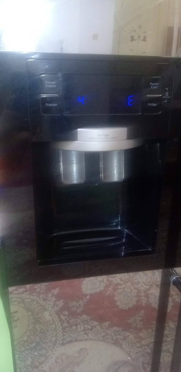 ثلاجه بابين للبيع بيه براد ومكعبات ثلج. السعر 300 العنوان بغداد الدوره المهديه الثانيه
 مندوبه العنده اغراض أو غرف نوم انشرهن وعلبيع الي نسبه بسيطه يتفضل خاص


**إذا كنت صاحب هذا الإعلان وتريد حذفه لأي سبب، رجاءا أرسل رسالة إلى الدعم الفني**