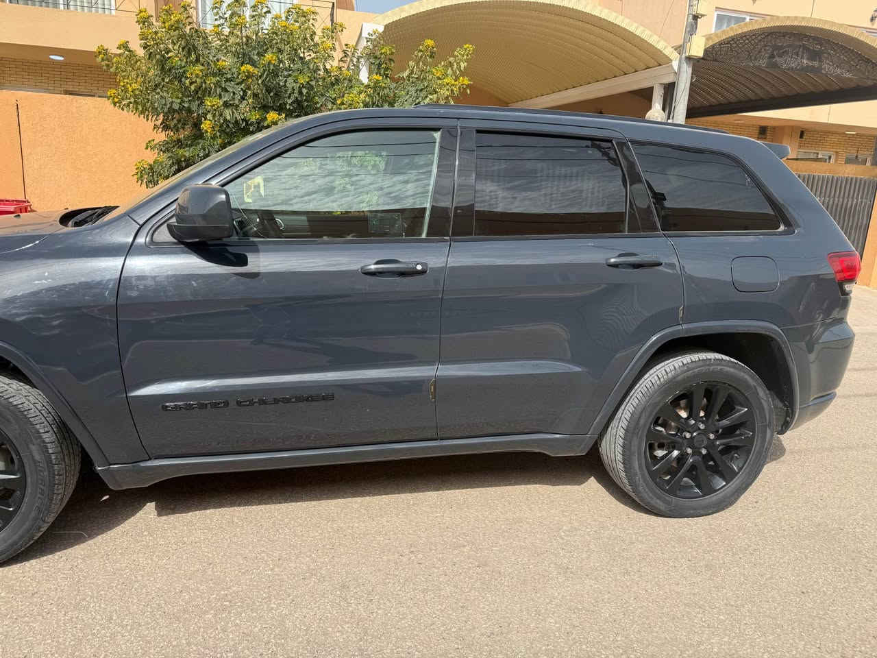 تشغيل عن بعد 
شاشة كبيرة 
صندوق كهربائي 
كشنات تدفىة 
توقف ذاتي خلفي 
محرك گير جديد Singapore


**إذا كنت صاحب هذا الإعلان وتريد حذفه لأي سبب، رجاءا أرسل رسالة إلى الدعم الفني**