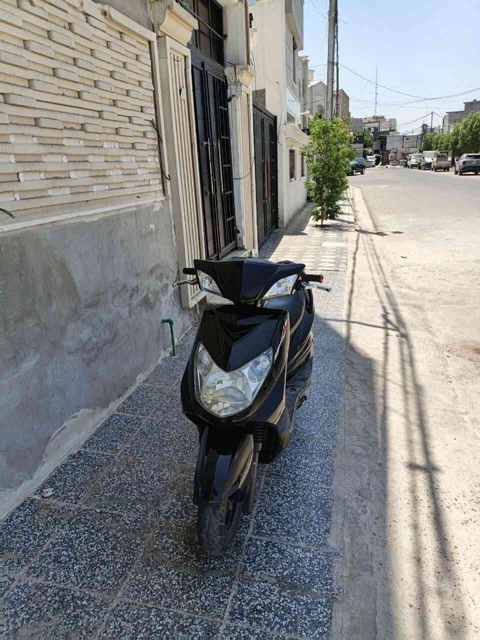سلام عليكم سكنس فحل للبيع مكينة ناعمه كفرة نضيف كابريتر شلعه ومعدل بيه تزويد اصلي تايرات جدد دهن كله موتل كل ١٠ ايام ابدله 
*********** مكاني جامع نداء
