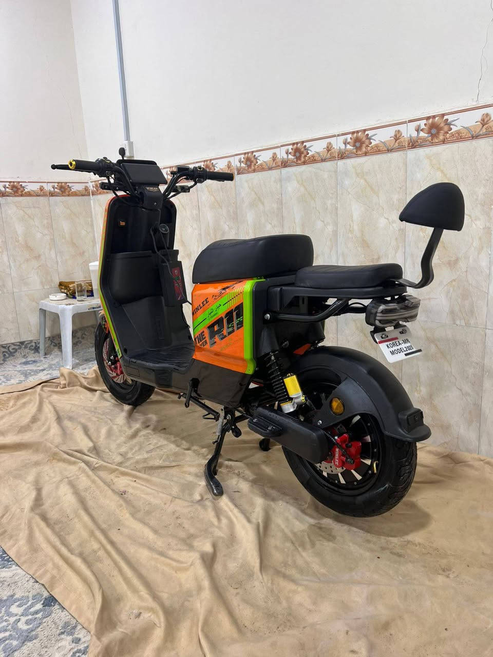 سلام عليكم للبيع R11 جديده نضافه 100/100 / خمسة بطاريات كبار اي بطاريه ما مبدله برغي وحد بل دراجه ما مبدل دراجه وكاله استعمال 4 اشهر الله شاهد الياخذ الدراجه مو خسران ويترحم لي ملف 2000 دراجه كامله السعر 650 وبيها مجال مكاني بصره الزبير (***********)
