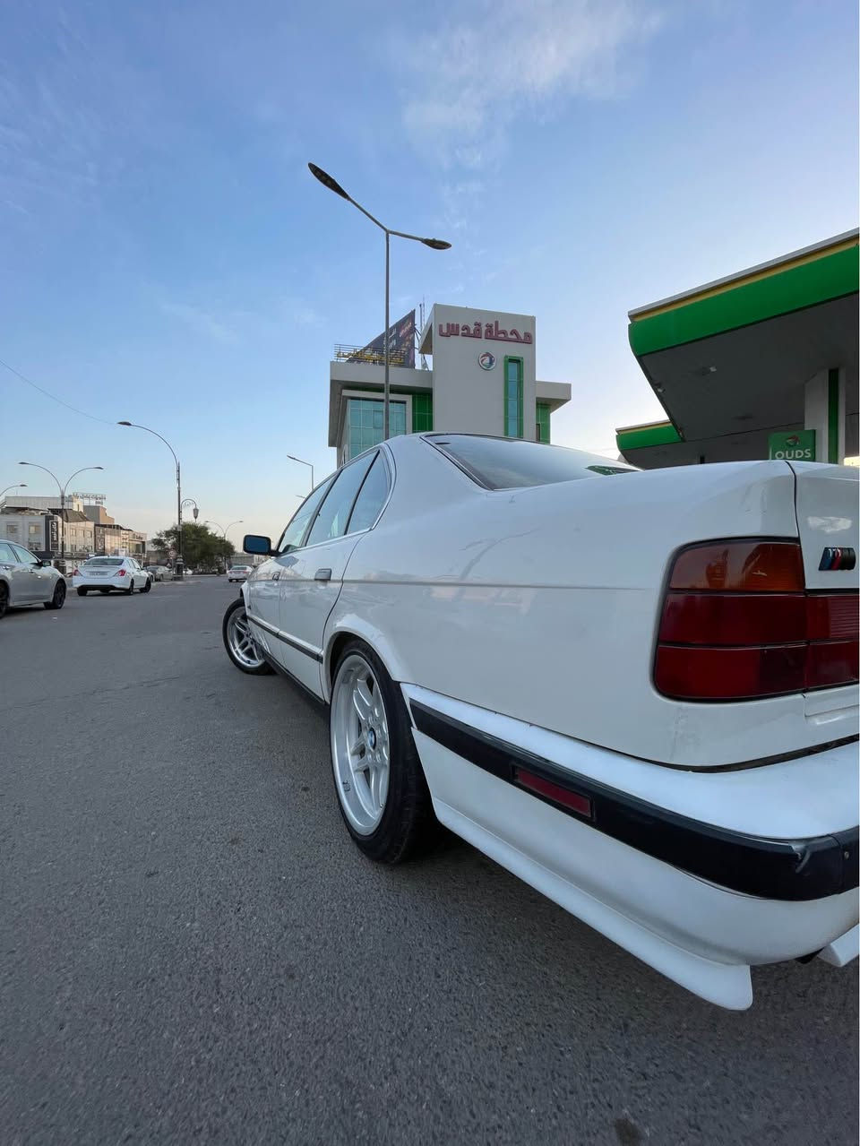 سلام عليكم للبيع bmw٥٢٠كير عادي موديل ١٩٩٢ عليها كت كامل m ويالة m توسايز سيارة بدون ضرر ٣قطع صبغ  بريك abs محرك كبس دجتال رقم كركوك سنوية لل٢٠٢٨ بطاقة بانزين شوي الكشن تعبان الداخل نظيف اي استفسار اتصل ممتواجد عل انترنيت ***********
او *********** كركوك, العراق
