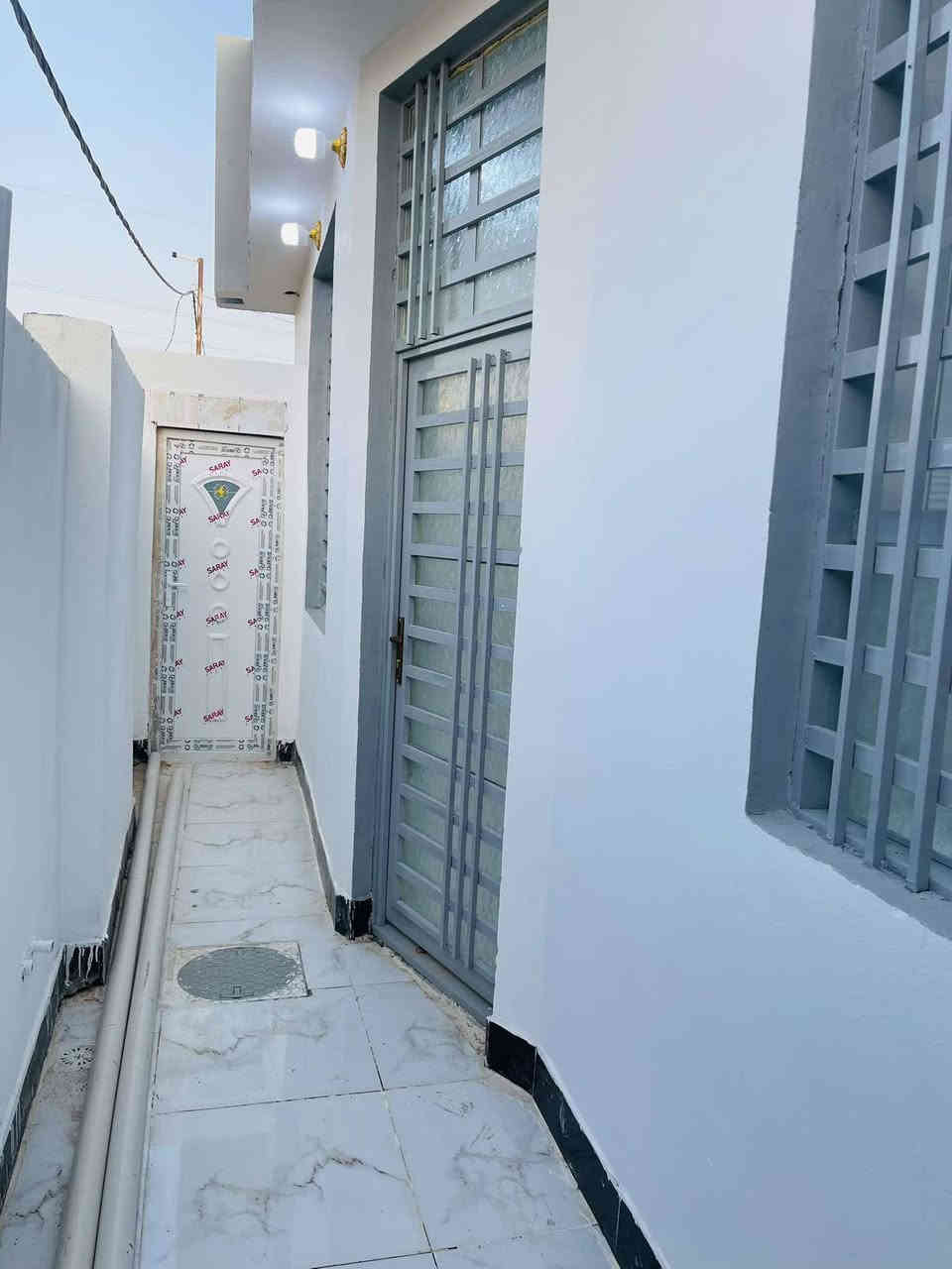 دار للبيع #نضام_اقصاد_شهري
130 متر  #سند_25
بسعر 43 مليون مع المجال 
مستعجل عل بيع بسعر النقد
مقدمه 15 قفل 
كل شهر 500 ألف قفل

غرفتين/صاله/مطبخ/صحيات 2/استقبال
كراج كبير/مكشوفه 2
ماء/كهرباء/سوق/مدارس/تبليط #عرض_10
الضمانات صك محكمه 

الموقع 🏡  
نجف/شارع الصب عمود 317 سوك الحمداني
للتواصل
***********
***********
***********
