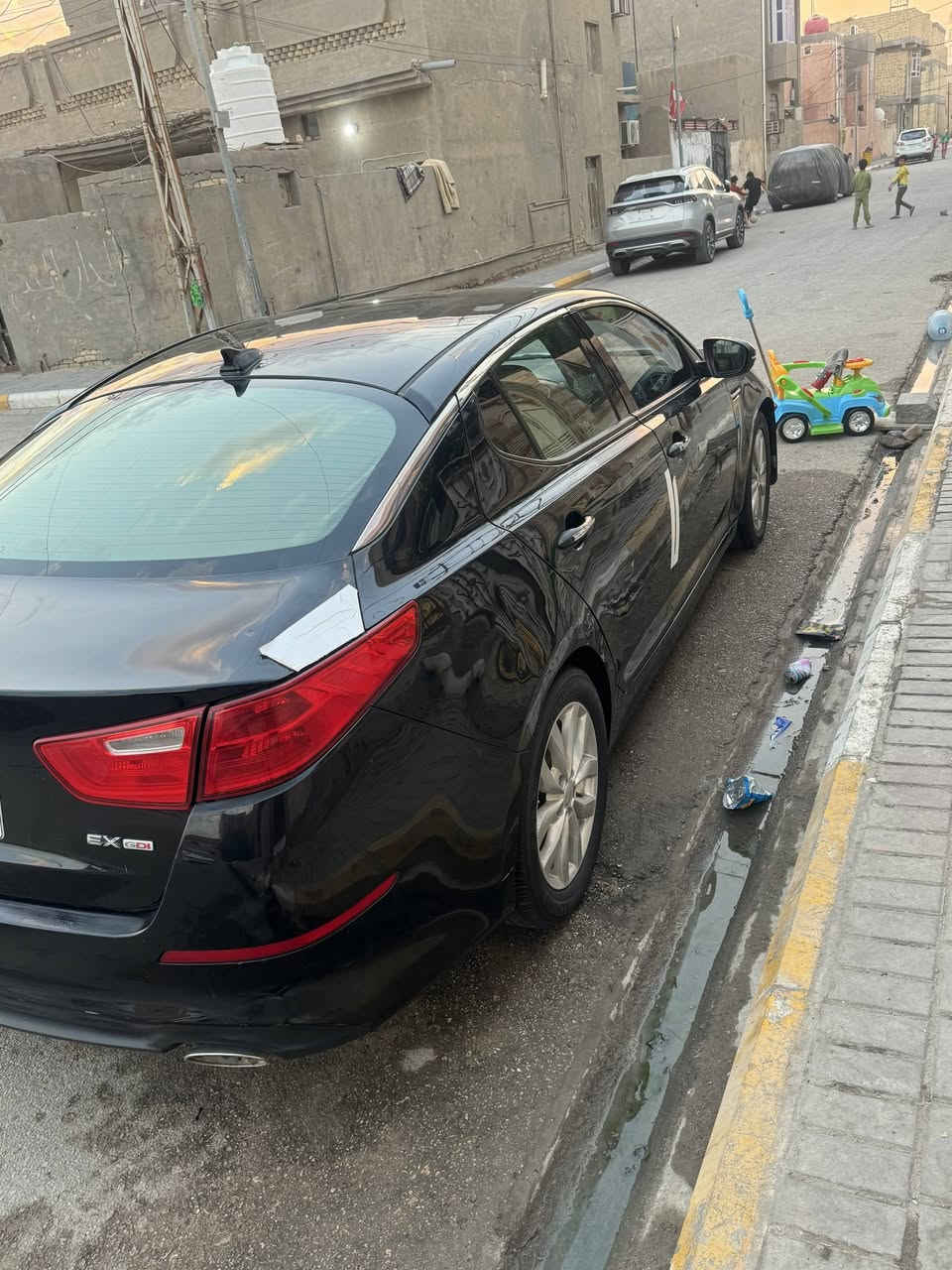 السلام عليكم
اوبتيما 2014  شكل 15امريكي بيها بس بنيد ابدل كلها ليبر واحد 
فول عدا الفتحه  
مكينة 2400
اشارة بل مري  
كامرة خلفية
شاشة
تخم تايرات 
حدادية. جديدة  خلفي ولا أمامي 
كير ومحرك كفالة
رقم ذي قار انكليزي بسمي  شرط تحويل 
السعر (115)
📞.  ***********
***********
