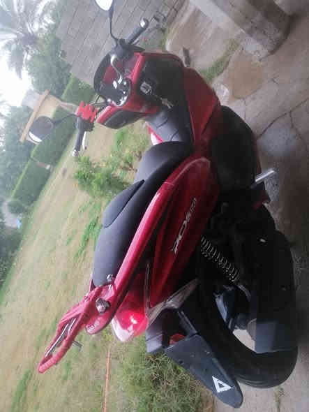 السلام عليكم ماطور للبيع
بي سي اكس جيل اول 
لايت زنون عالي ناصي 
باتري جديد امري قاعدت موبايل
منفيس بيه تاير خلفي جديد 
شلعه فول معدل سرعه متعه بيها
الدراجه حلوه وكاعده احلا من الصور
السعر 1400 مليون واربعميه وبيها مجال للشرايه
المكان صلاح الدين الاسحاقي شارع عام
للاستفسار اكثر ***********
