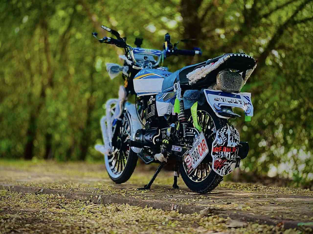 سلام عليكم دراجه ايراني للبيع دراجه مكفوله من كلشي بيهه ورقه منفيس فقط دراجه حيل جديده مثل ما واضحه بل صوره ومجنبزه فول  مكان الرمادي غير متواجد ع فيس ***********
