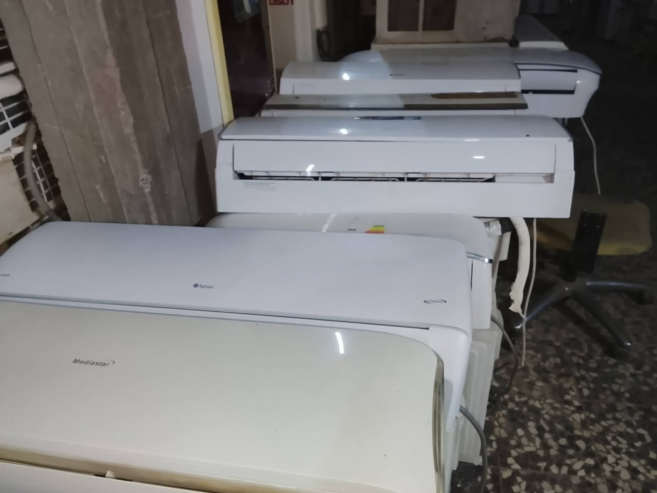 🦅ورشة احمد ابو حسين الفنية  تبريد وبيع السبالت المستخدمه من الماركات العالميه من مزاد السليمانية
ل.بيع. كافة أنواع السبالت المستخدمه ونضافه % 99
ولا تخلي الحر يباغتك.. عروض رمضان من "ورشة احمد ابو حسين " وصلت! 🌙 لديكم بالبصره الحيانيه شارع خليج العربي 
اشترِي راحة بالك مع جهزه من سبات العالميه و مصمم لأجواء العراق الحارة:
🔥 يتحمل حتى 65 درجة سيليزية (ما يفصل بالحر).
💪 ضاغط استوائي T3 نحاس 100%.
⚡ اقتصادي بالكهرباء بغاز 410 الحديث. ويوجد R22       و. شرط النظافه %99 
📍 . و العنوان البصره الحيانيه شارع خليج العربي قرب سوق تأمين 
⚠️ الكمية محدودة جداً وبأسعار تنافسية كبل دخولنا لصيف !
احجز الآن قبل نفاذ الوجبة:
📞 اتصل بنا: *********** او راسلنا على واتساب متواجدون على مدار 24 ساعه 
✉️
