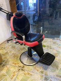 كرسي حلاقه لبيع         07809453963