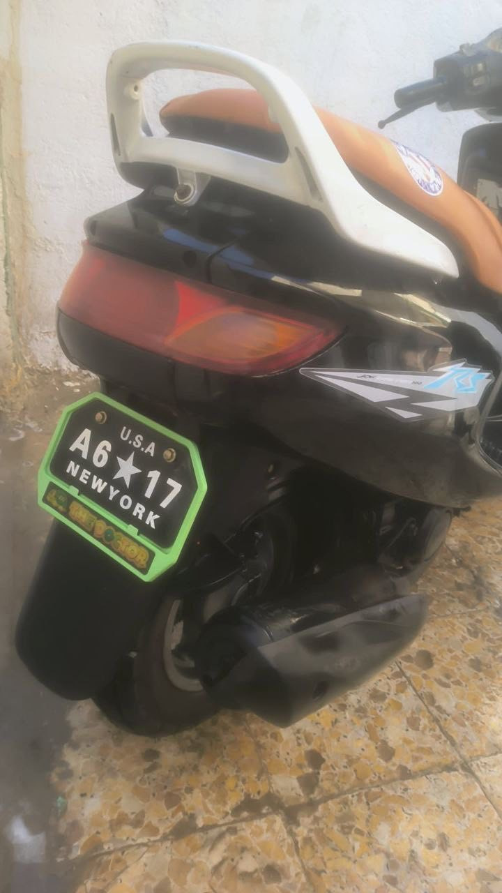 السلام عليكم 
فراشه للبيع 📍
محرك مامفتوح ‼️
كهربائيات شغاله 
الدراجه عوزها فقط باتري 🔋
السعر/500وبيها مجال 
الرقم/***********
