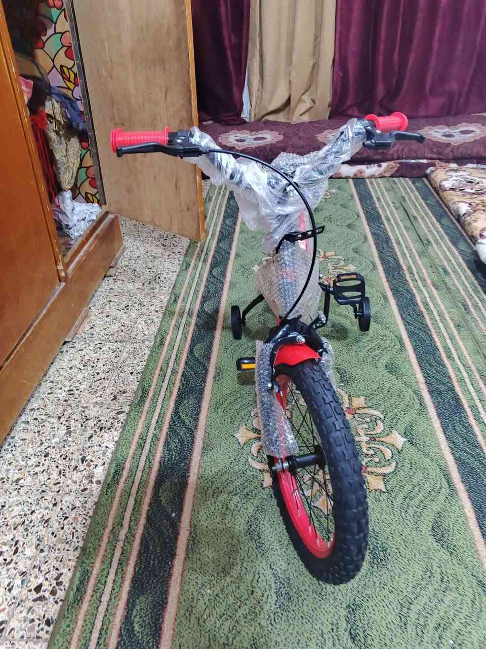 السلام عليكم ورحمه الله وبركاته بايسكل للبيع بعده جيسه يشهد الله ما مستعمل اخذناه اخي صغير ما يعرف سوقه طلع كبير عليه وابل محل ما يقبل يرجع واليوم اني اشتريته سعره  50 وبي مجال مكاني فلوجه حي نزال  رقم ***********
