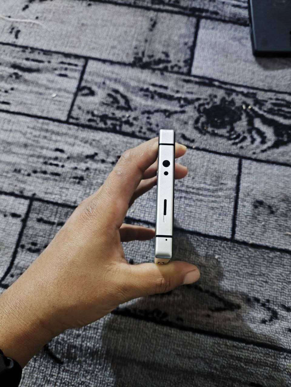 السلام عليكم ريد ماجك 9 برو نضيف ذاكره 512 
ملحقات كارتونه سماعات حافضه 2 شفافه والثانيه لا 
للبيع او مراوس 
مكاني بغداد ابو غريب 
تواصل خاص
وتساب ***********
