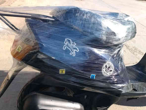 سلام عليكم يماهة نكره سلف كهربايت كله شغاله لايت زينون اشاير هورن كفراته نضيفه اكسل  بلشرط صواته ناعم كيج بانزين شغال سعر 225 اوبيه مجال ***********
