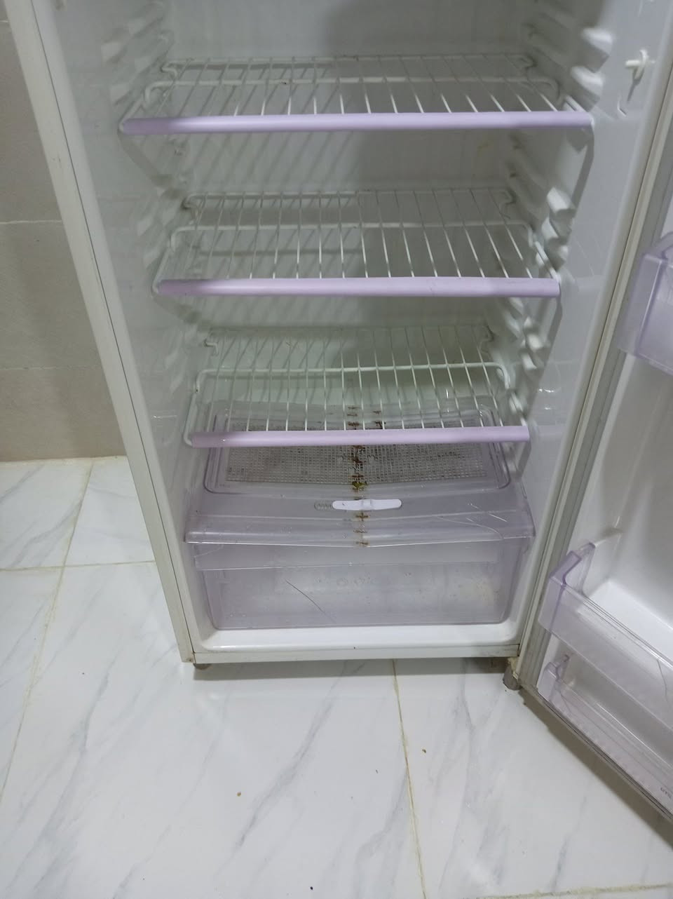 #للبيع #مستعجل ثلاجة LG فول تجميد شرط سعر 100
عنوان حي الدندان


**إذا كنت صاحب هذا الإعلان وتريد حذفه لأي سبب، رجاءا أرسل رسالة إلى الدعم الفني**